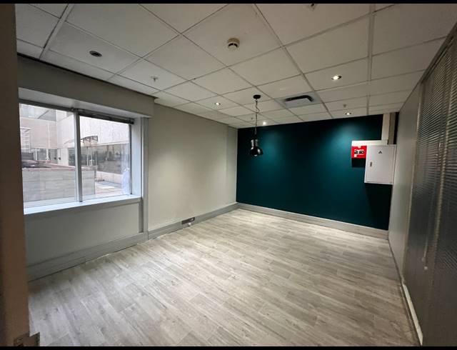 1,184M² OFFICE TO LET IN ROSEBANK